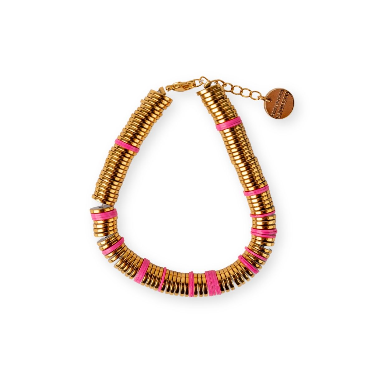 Bracelet artisanal Bondi Beach Mademoiselle Antoinette avec disques dorés en hématite et vinyle rose fuchsia.