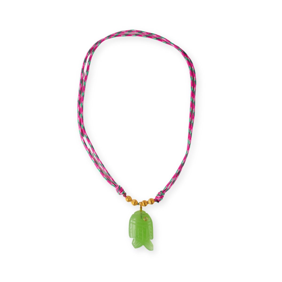 Collier ajustable Ipanema avec pendentif poisson en chrysoprase vert pomme et cordon tressé rose fuchsia et vert.