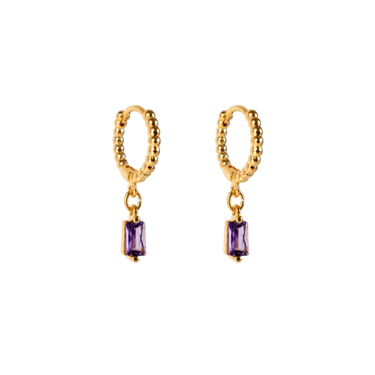Boucles d'oreilles mini créoles perlées Mademoiselle Antoinette en laiton doré à l'or fin avec pendentif en verre couleur améthyste.